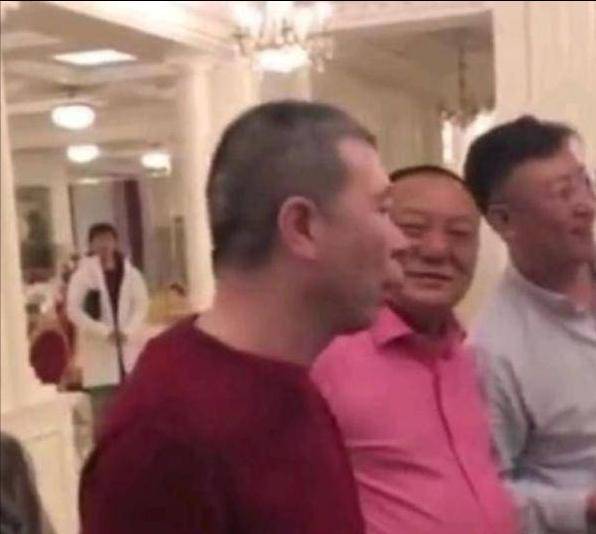 冯小刚直言：她太能装了，永远都红不了，更别提拿奖了