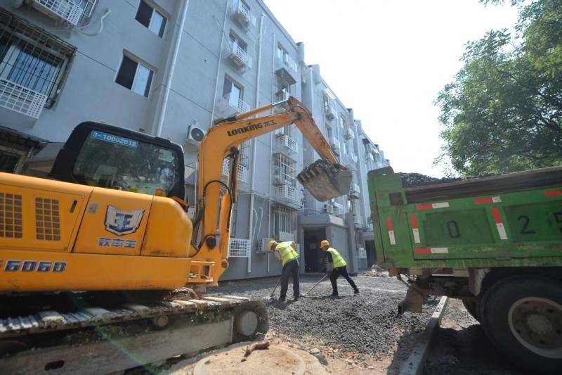 海淀区上地东里小区旧改老楼亮出新立面